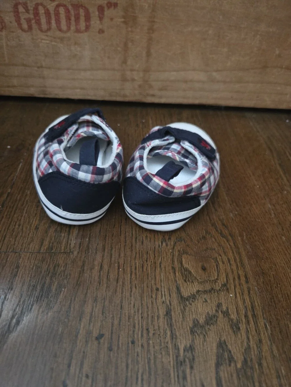 Gymboree Boys 4 Lobster Plaid Crib Shoes
